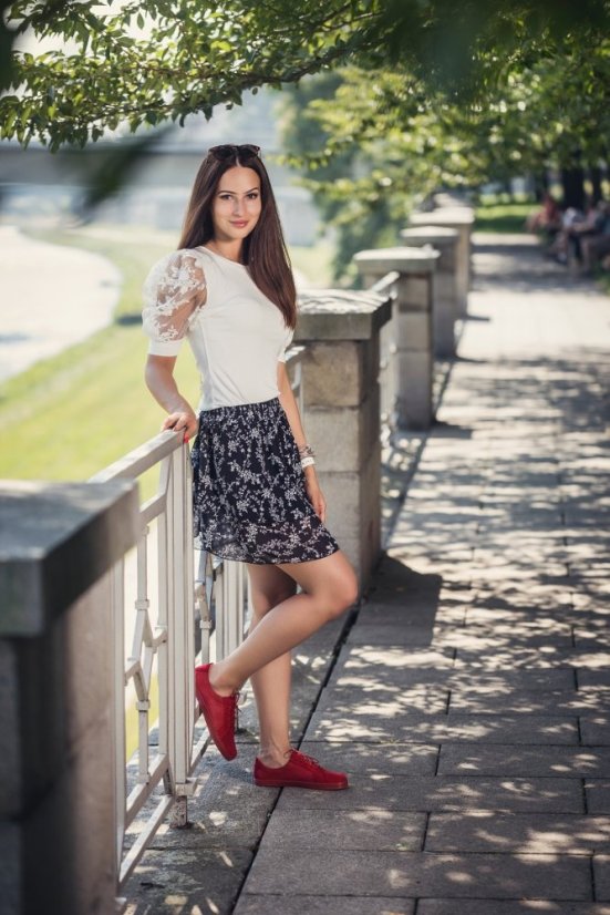 Classic Red - Velikost: 41