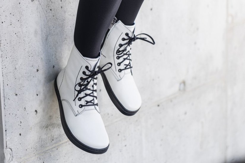 Breeze White - Size: 39